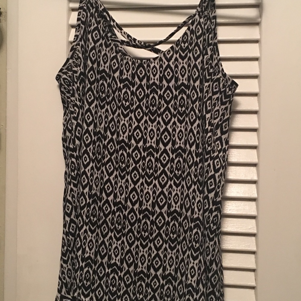 Torrid Black and White pattern Tank